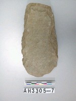 藏品(中型舌刃打製石斧)的圖片